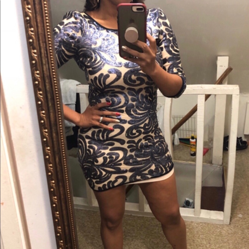 Dress - Picture 3 of 4